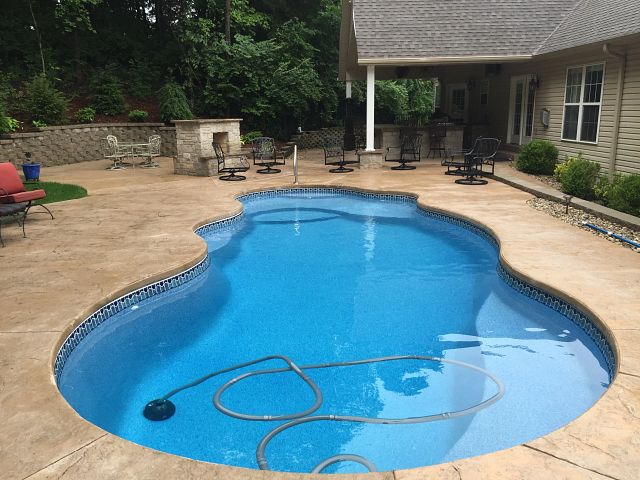Fiberglass inground pool with vacuum by Wideman Pools (MO)